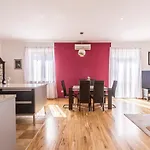 Ferula, 3 Bedroom Near Bacvice Апартаменты Сплит