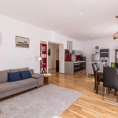 Ferula, 3 Bedroom Near Bacvice Lejlighed