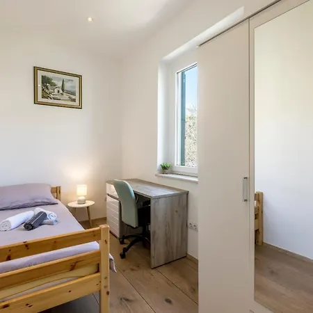 Ferula, 3 Bedroom Near Bacvice Appartement Split