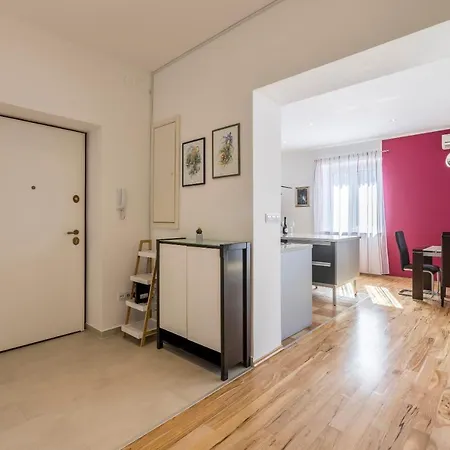 Ferula, 3 Bedroom Near Bacvice 스플리트