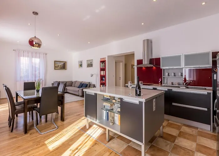 Ferula, 3 Bedroom Near Bacvice Split