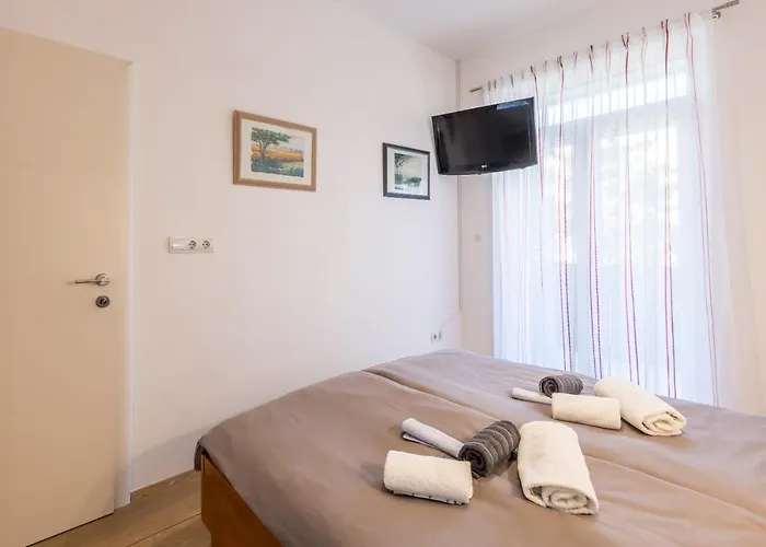 Ferula, 3 Bedroom Near Bacvice Appartement