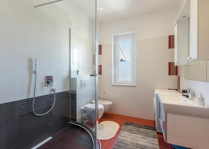 Appartement Ferula, 3 Bedroom Near Bacvice